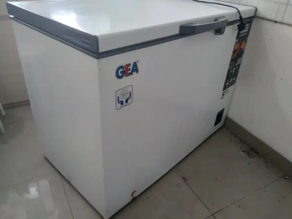 Freezer gea Ab 318 R