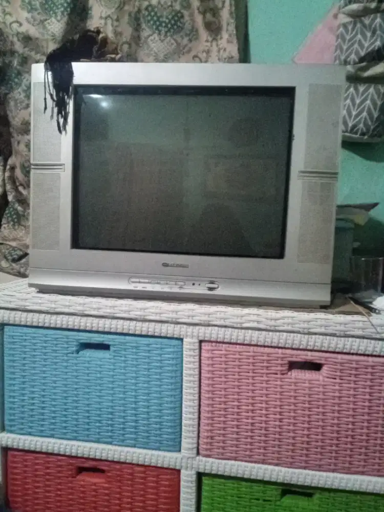 Tv tabung bekas matot