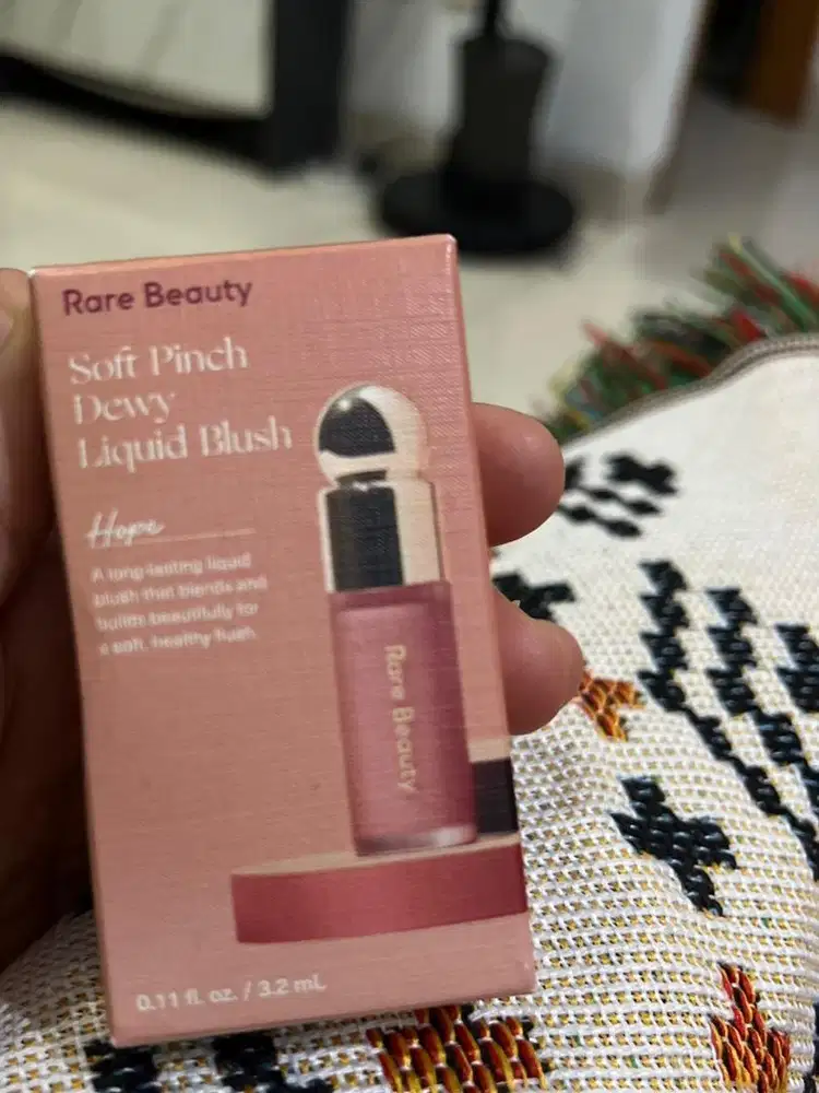 Dijual Liquid Blush Rare Beauty (Kondisi Baru)