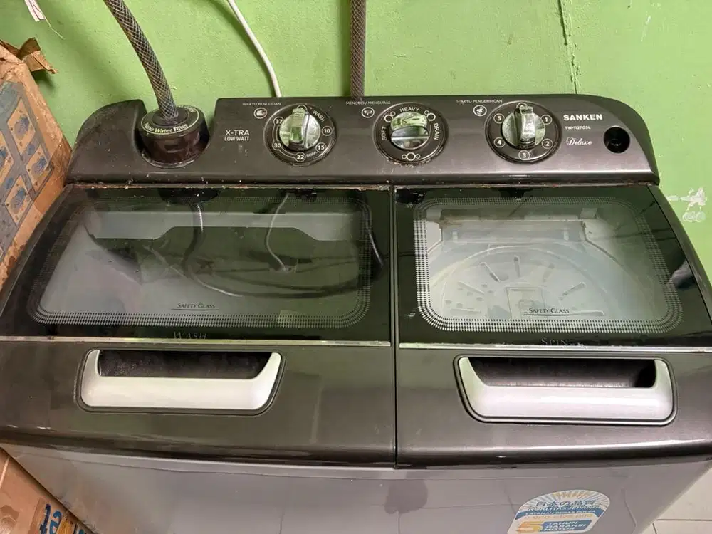 Mesin cuci 2 tabung ( sanken )