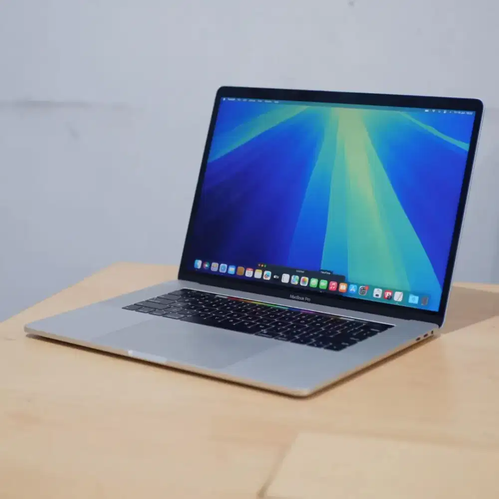 MacBook Pro Core i7 15 Touchbar 2018 Dual VGA