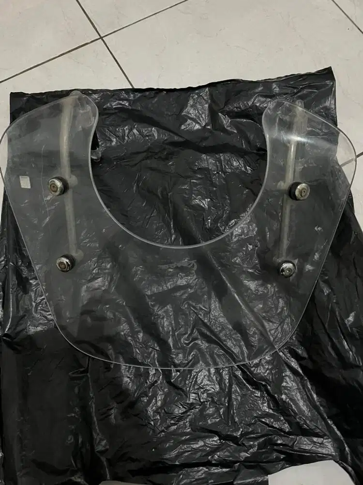 Flyscren vespa/kaca depan vespa ori