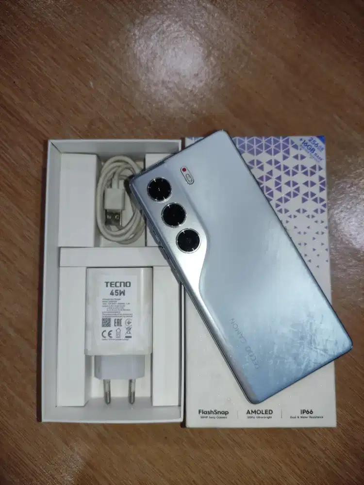 Tecno camon 40 8/256 fullset mulus no minus