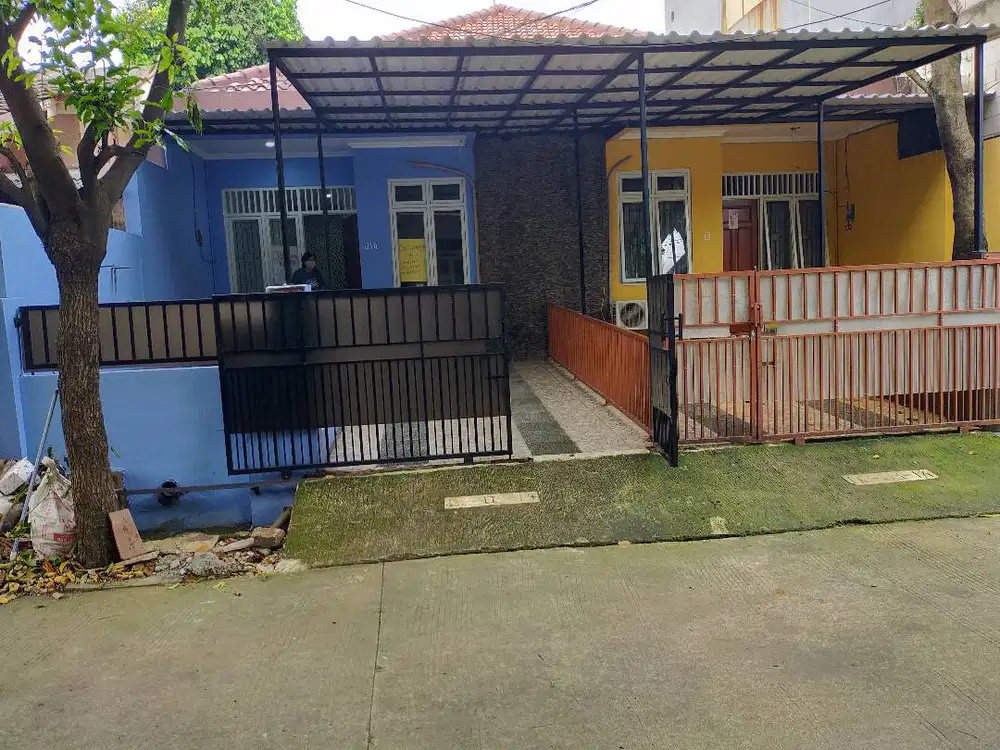 Dijual 2 rumah kaveling dampingan di Kompleks Depok Mulya 1