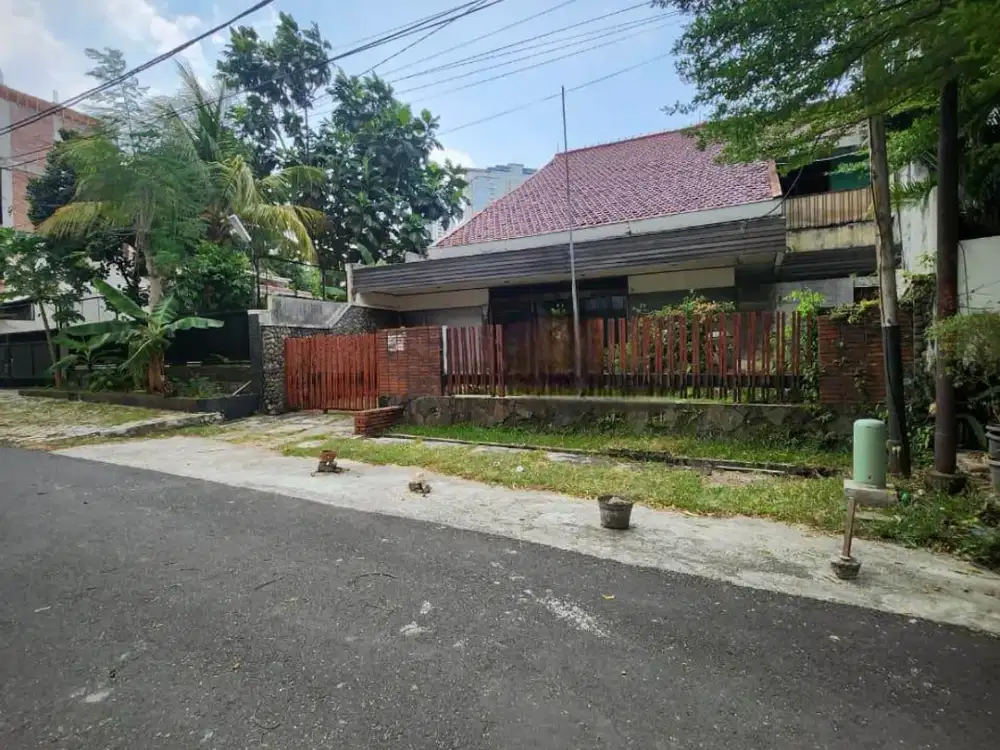 JUAL RUMAH KEBAYORAN BARU, dekat MAL GANDARIA CITY, LT 270 , Hitung Tanah saja hanya 15,5M (rumah bentuk ngantong)