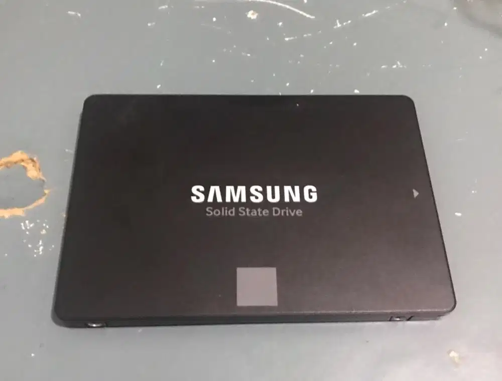 Izin WTS SSD samsung 250 gb keadaan rusak.
