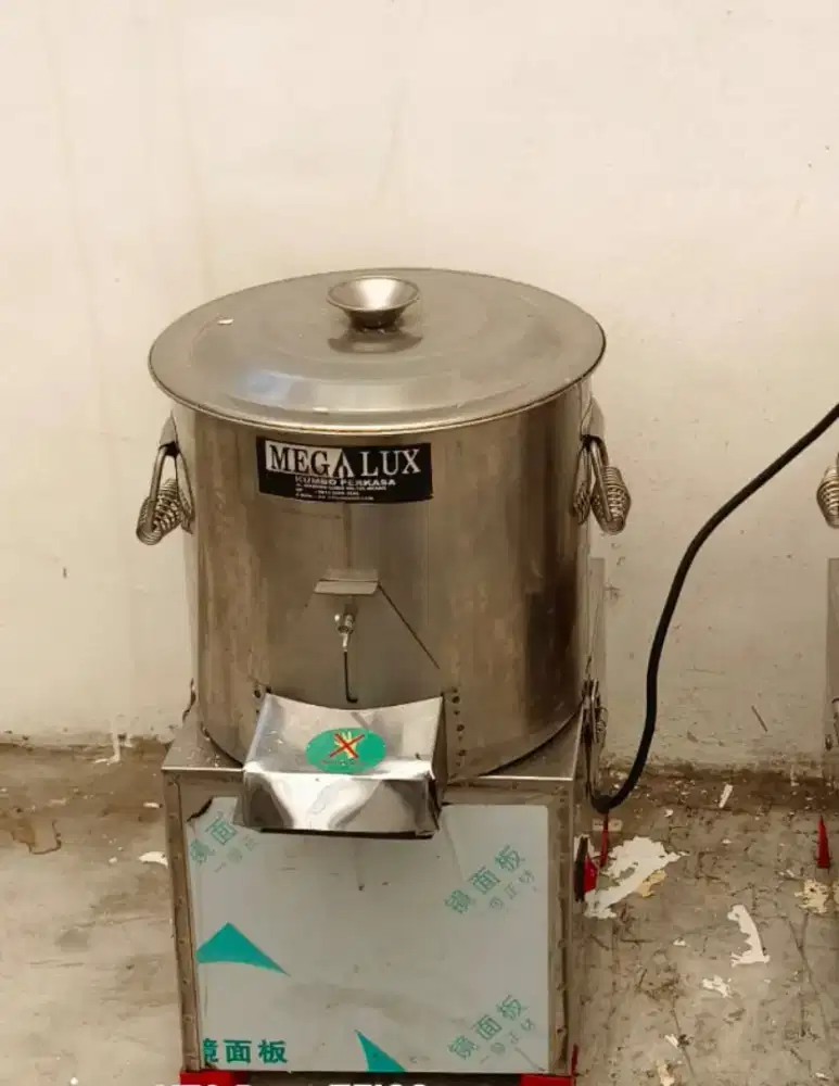 Mesin Chopper memotong sayur bawang