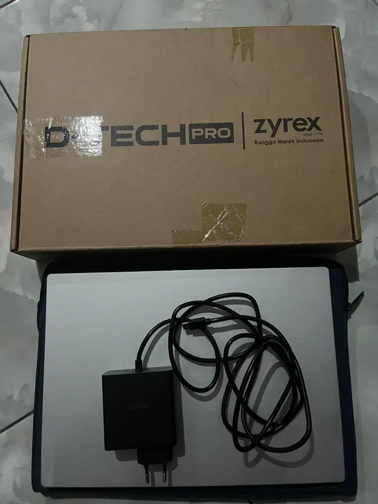 Laptop Zyrex D-TECH PRO V1