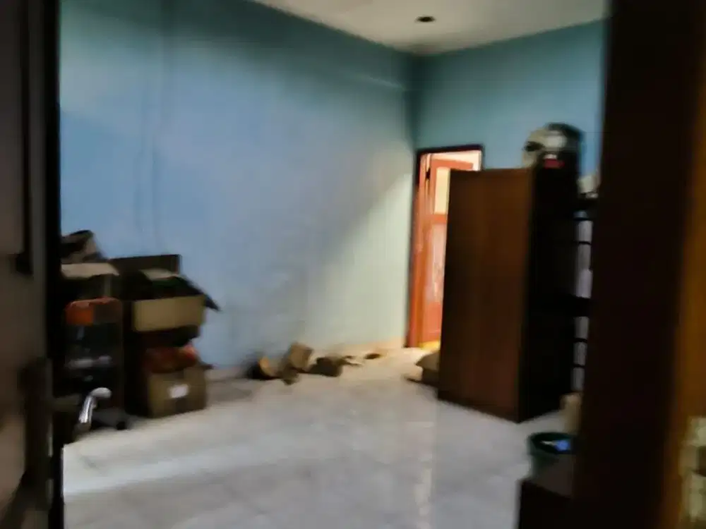 Jual rumah lama harus full renov di Jl. Babakan cimahi Jawa Barat