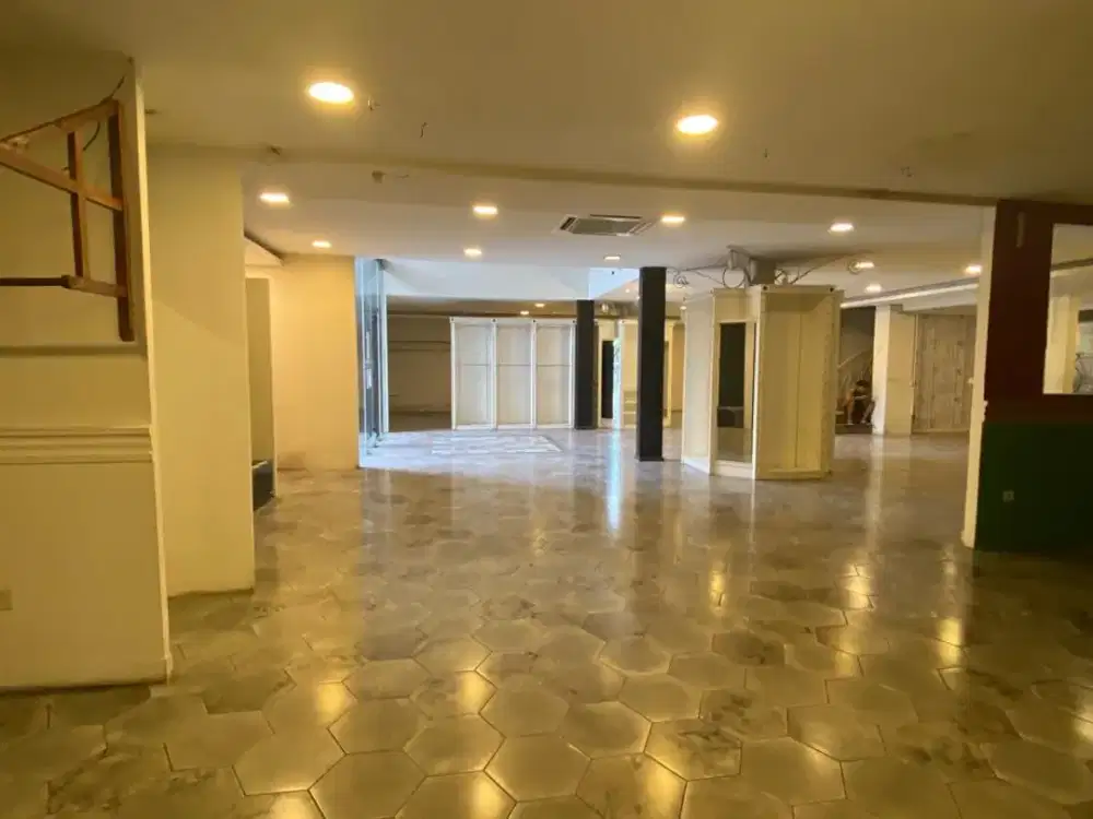 RUANG USAHA  SIAP PAKAI  DI SUKAJADI, COCOK UNTUK BUTIK,KANTOR, CAFFE, RESTO DLL