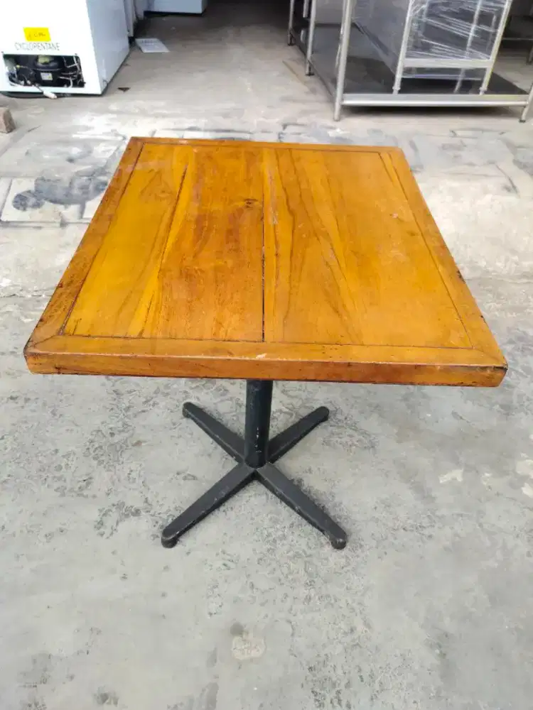 Meja makan resto caffe