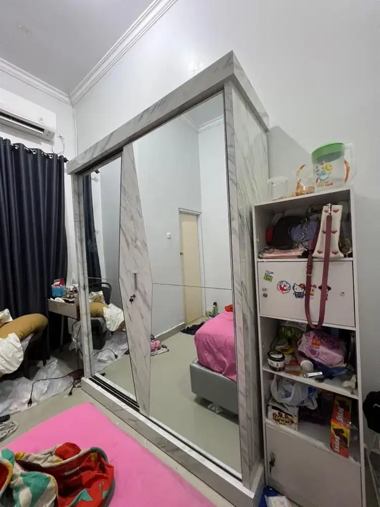 DIJUAL LEMARI PAKAIAN KONDISI BAGUS TERAWAT