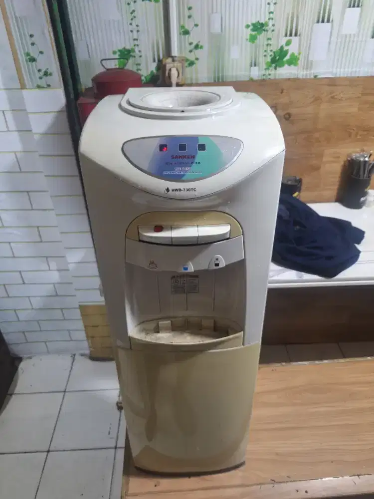 Dispenser Sanken HWD 730TC