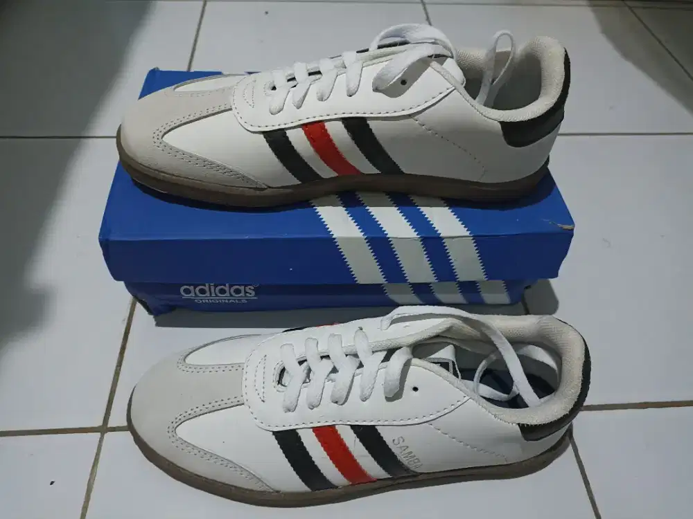 Shoes Adidas Samba Sneakers