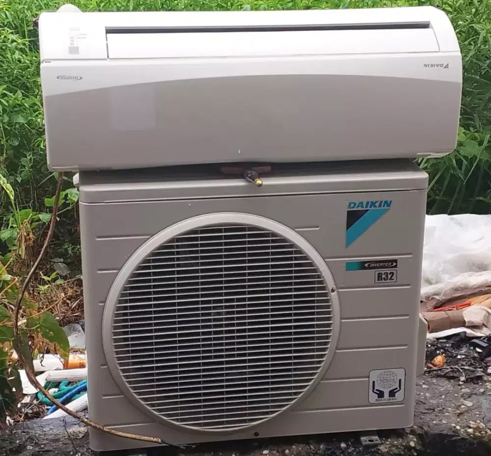 AC Daikin inverter 1/2 pk thailand