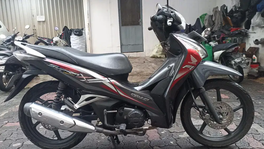 Honda Supra X 125 helm in tahun 2015.