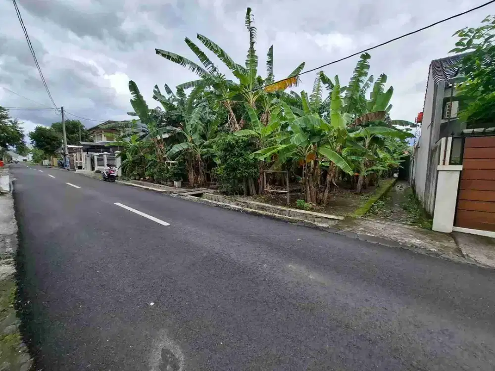 DIJUAL TANAH PKARANGAN STRATEGIS TEPI JLN ASPAL BARAT HOTEL HYATT JLN PALAGAN KM 7