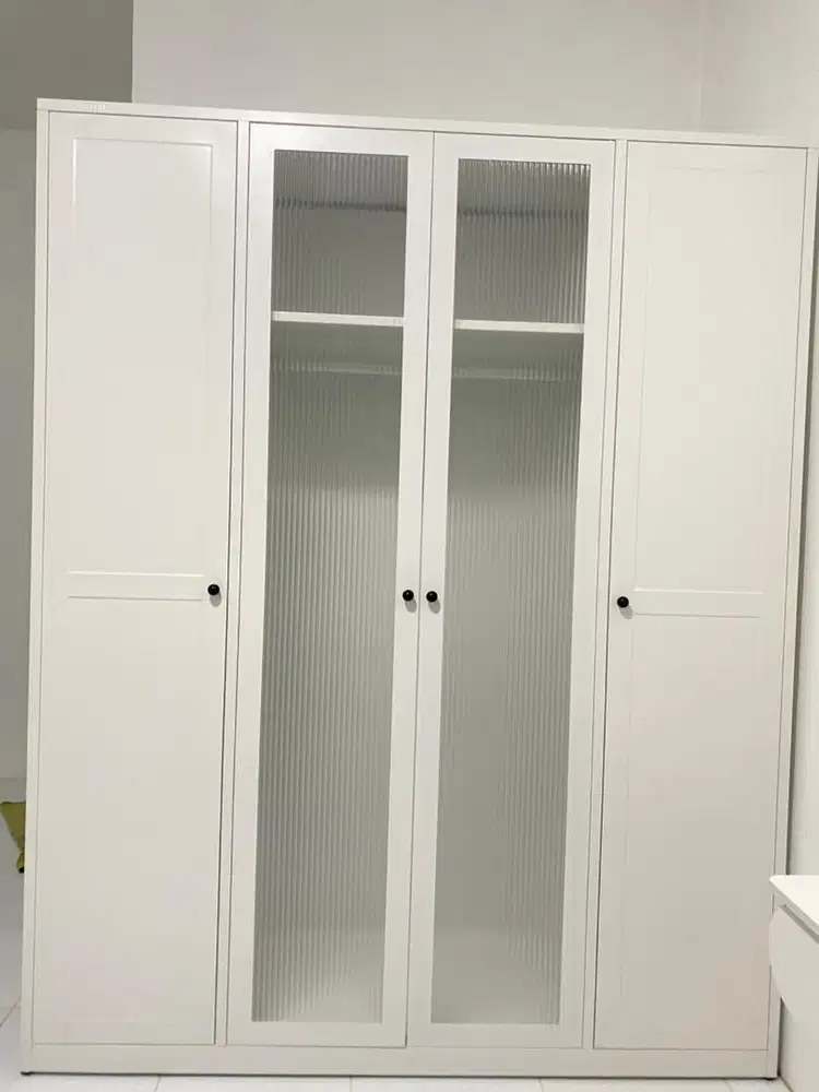 DIJUAL SATU BUAH LEMARI PAKAIAN (BAHAN PLAT BESI PREMIUM)