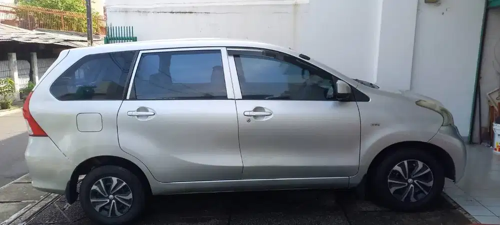 Mobil Avanza 1.3 E Bensin MT th. 2013