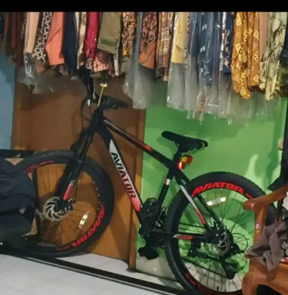 sepeda gunung merek Aviator