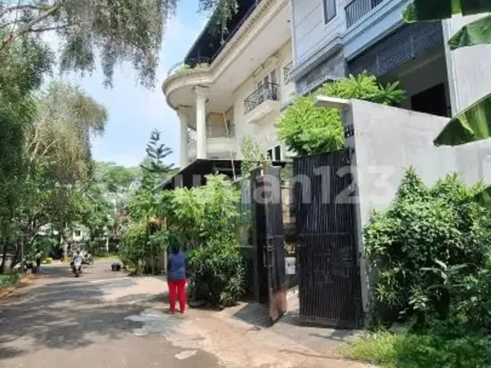 Turun Harga! Gading Kusuma 3 Lantai Minimalis Modern, High Ceiling, Siap Huni