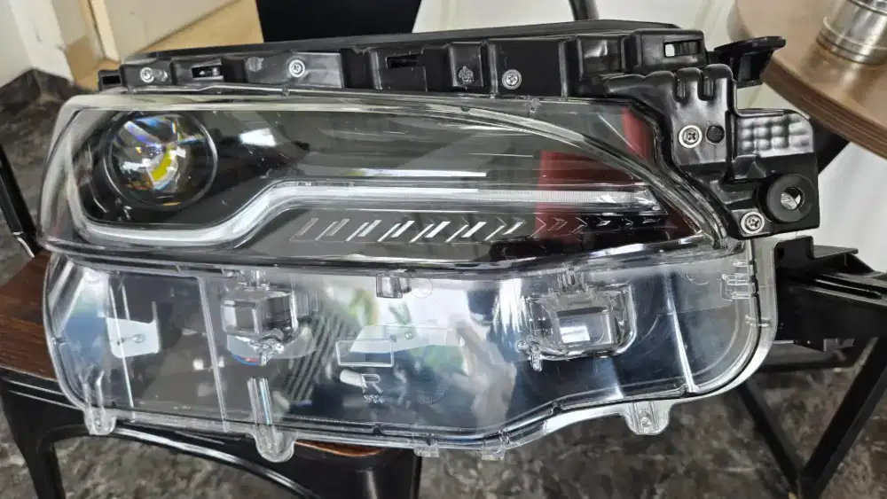 Headlamp lampu depan Fortuner GR