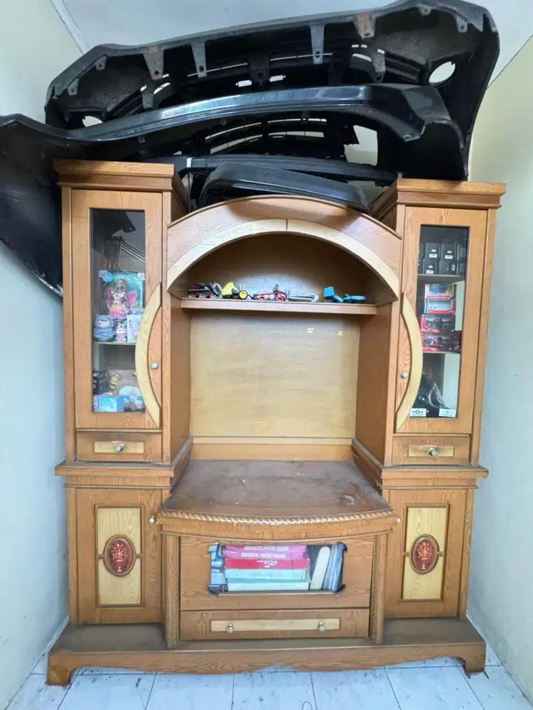 Lemari Pajangan Kayu Jati Bekas