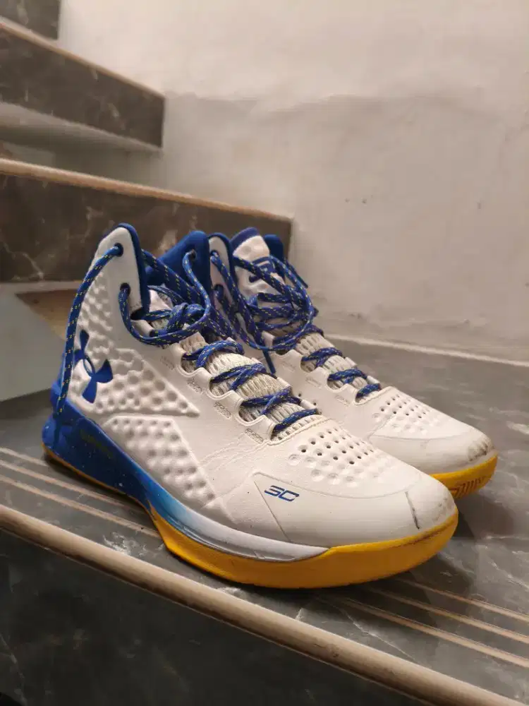 Sepatu Basket Curry 1 Retro Size 45,5