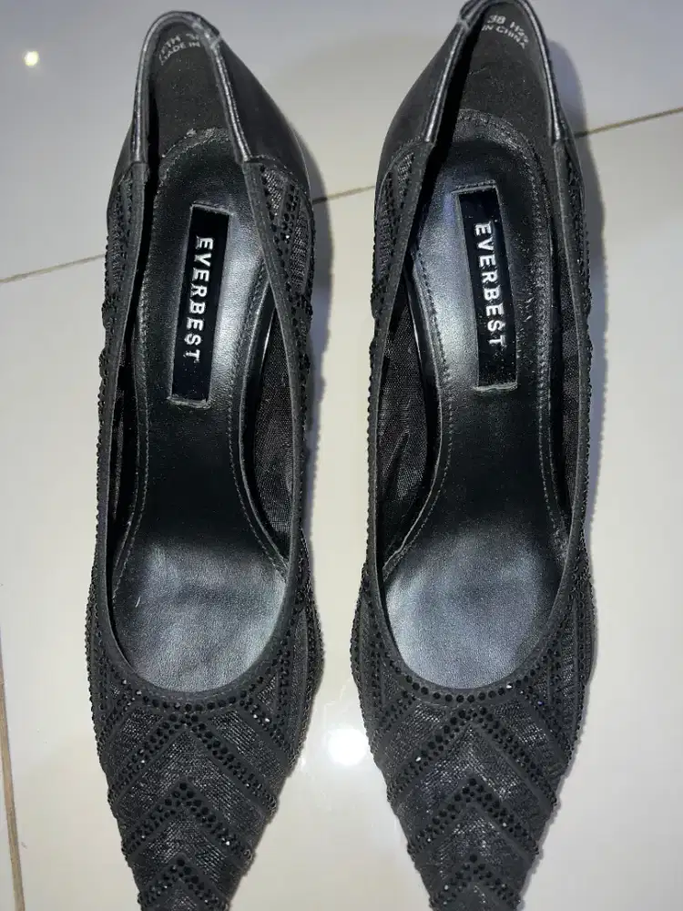SEPATU EVERBEST