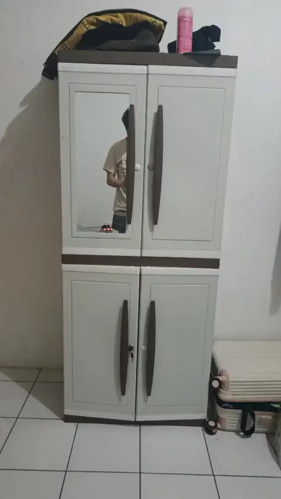 lemari bongkar pasang besar