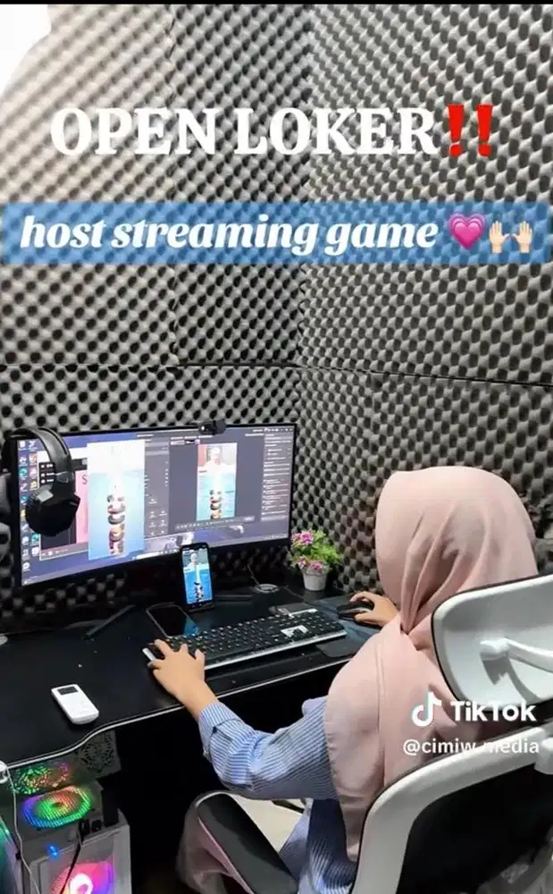 Host streaming game