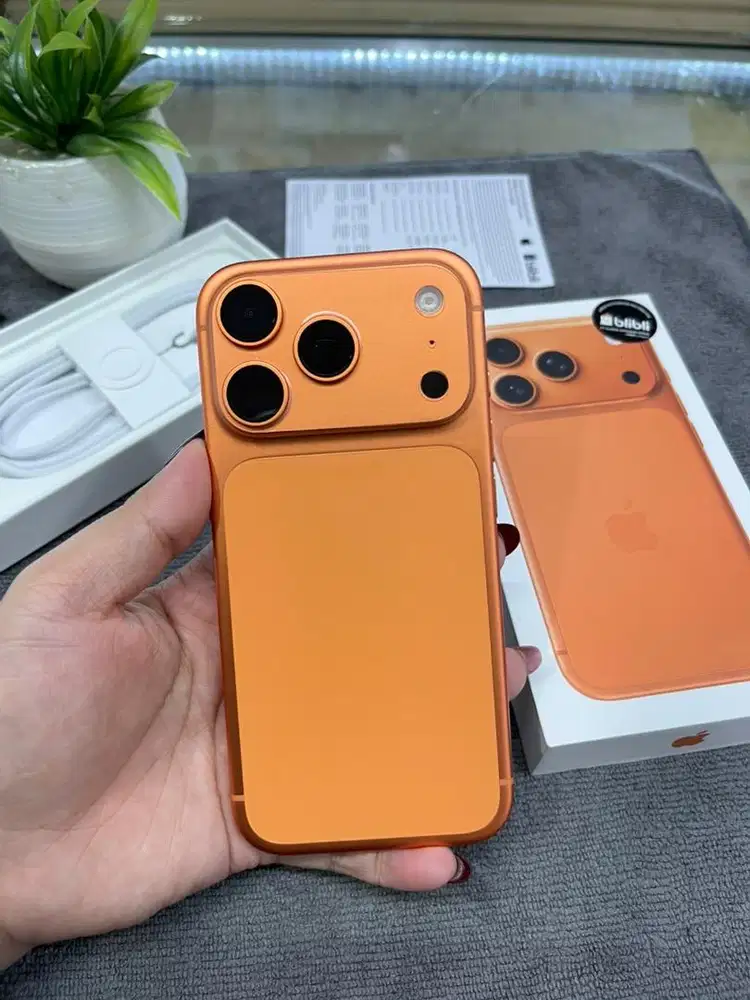 Iphone 17pro 512 Oren like new Garansi Resmi On 18/11/2026 fullset