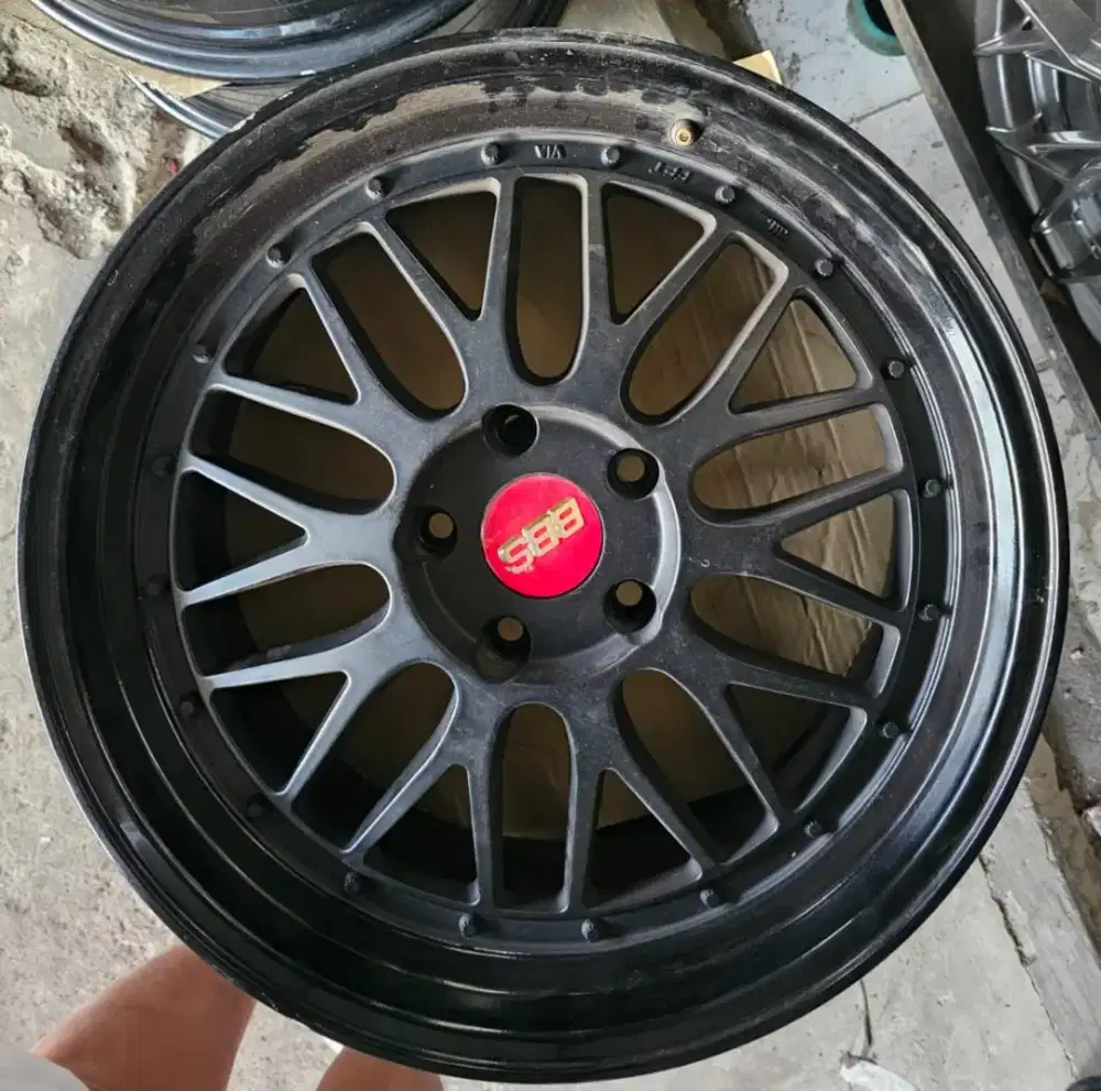 Velg BBS LM R19 PCD5x120 Black. Lebar 8.5 ET 40.  4pcs velg Only