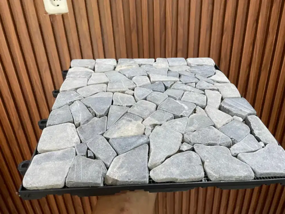 Decking tile ukuran 30x30