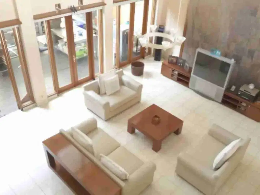 Rumah Mewah Setrasari Pasteur 3 Lantai Sangat Terawat