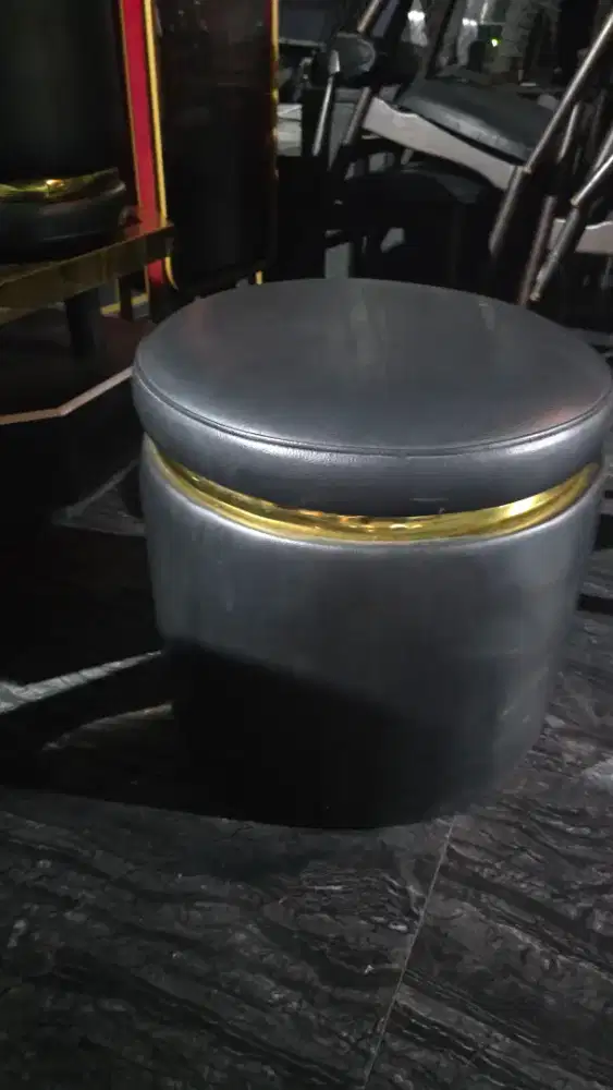 Sofa puff bar cafe kulit