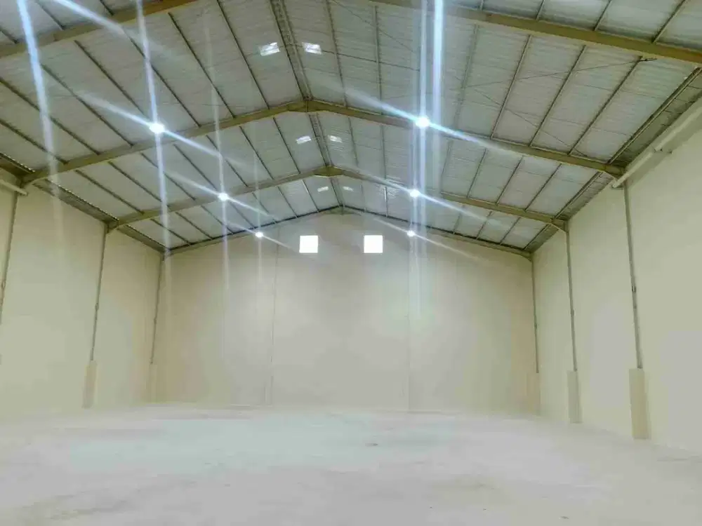 DI SEWAKAN GUDANG BARU di KAVLING DPR cipondoh Kota Tangerang