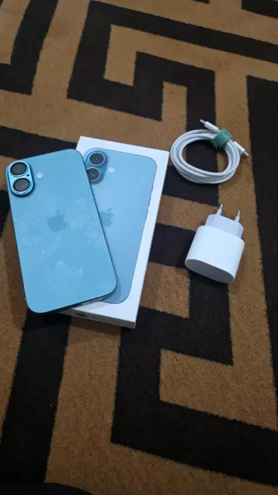 Iphone 16 like new IBOX