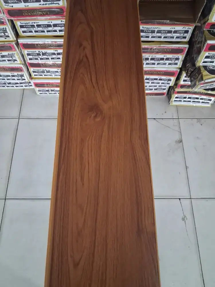 Distributor plafon PVC dll