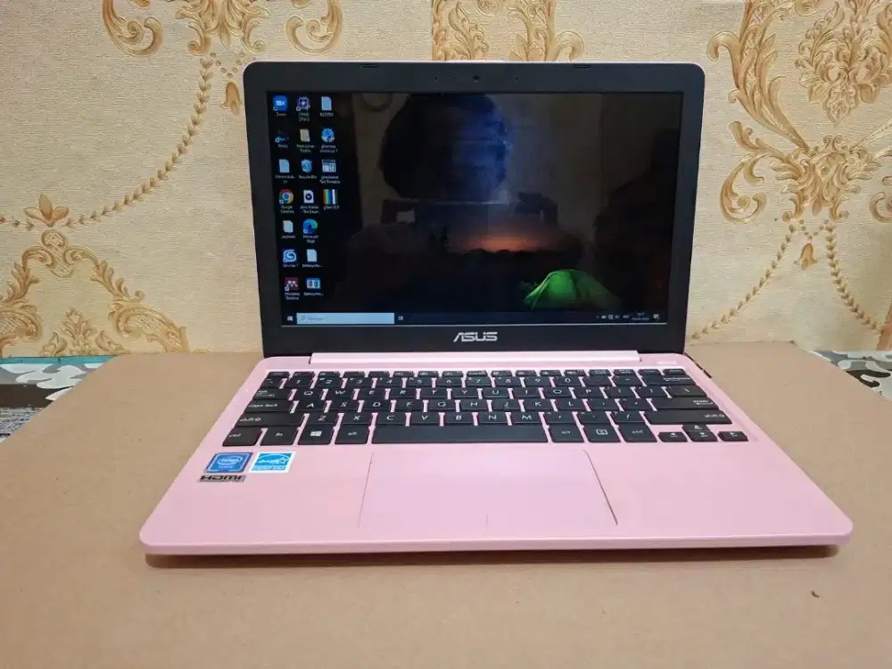 Spesifikasi ASUS E203MAH dengan prosesor Intel Celeron N4000