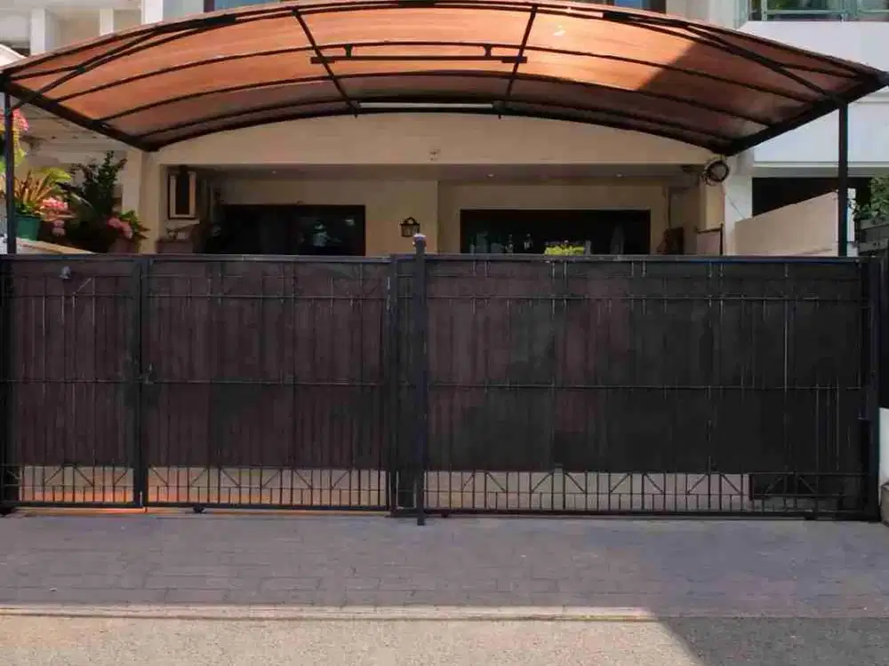 RUMAH MODERN SIAP HUNI KELAPA GADING JAKARTA UTARA