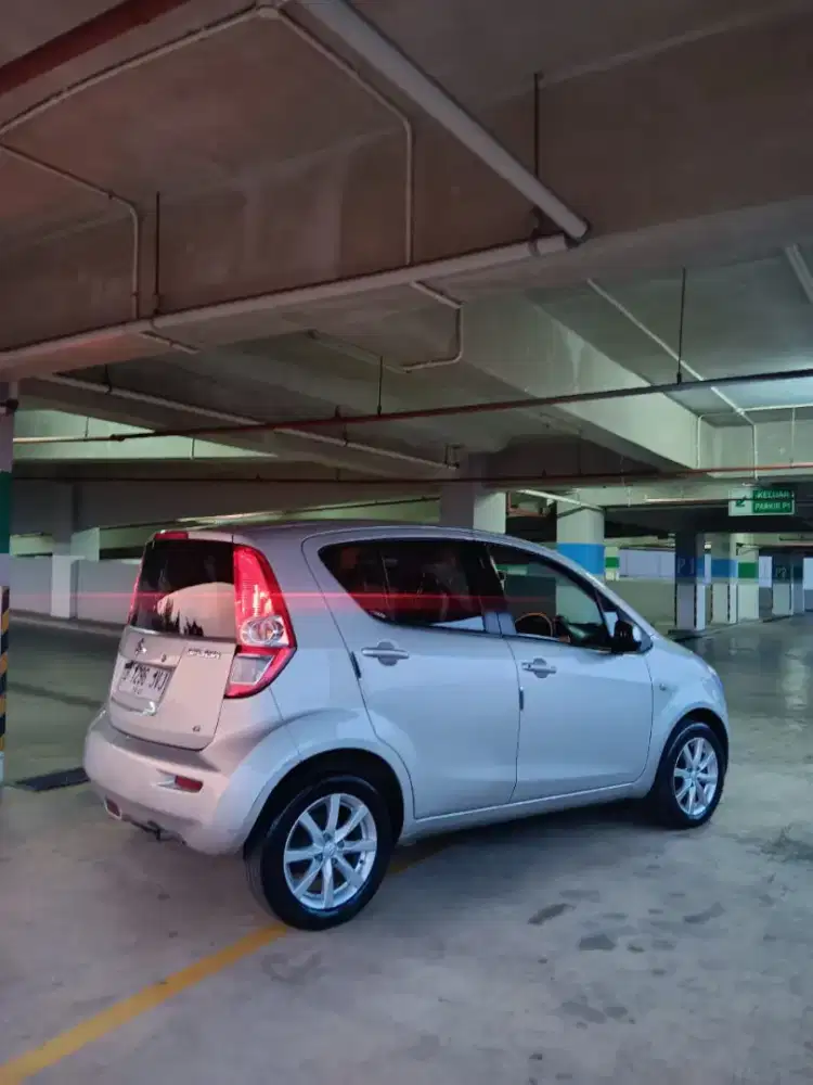 DI JUAL CEPAT Suzuki splash bekas