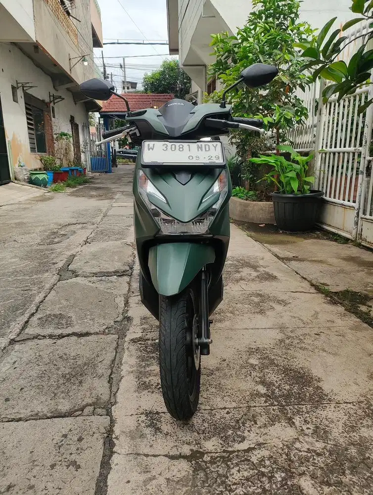 BEAT DELUXE KEYLESS 2024