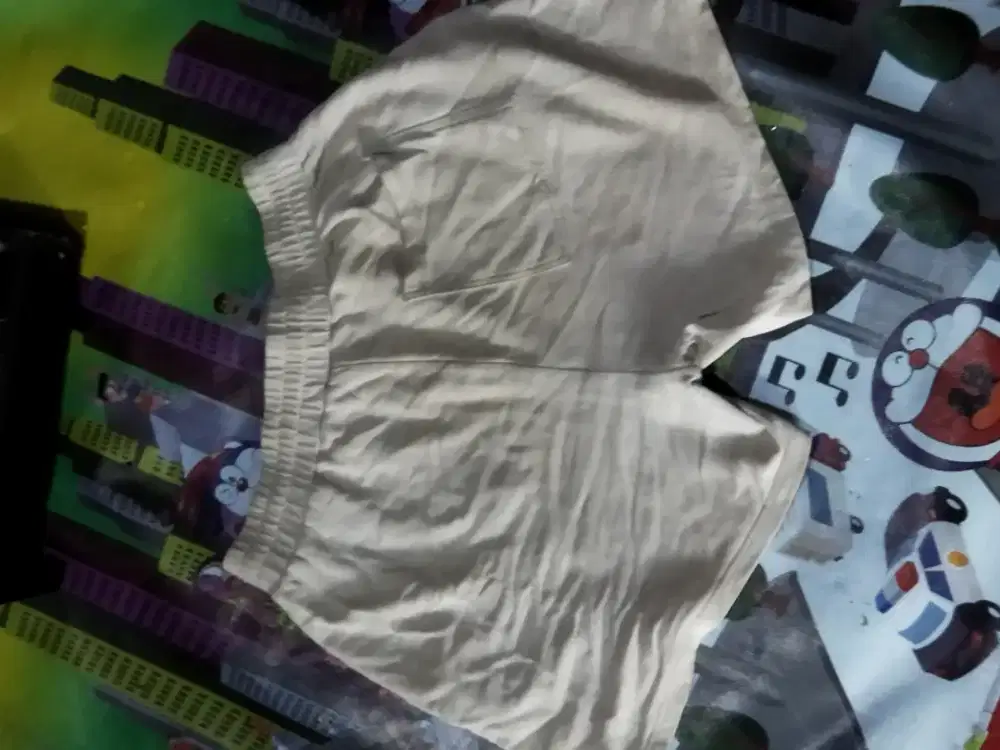 Celana pendek Hawai peria