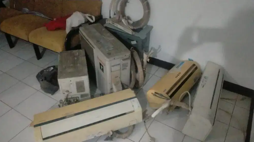 Terima AC bekas rusak