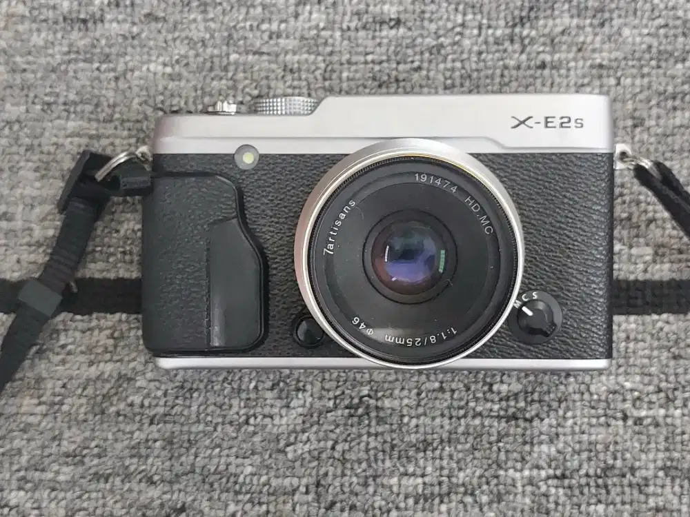 Kamera mirrorless Fujifilm X-E2S XE2S + Lensa 7Artisans 25mm