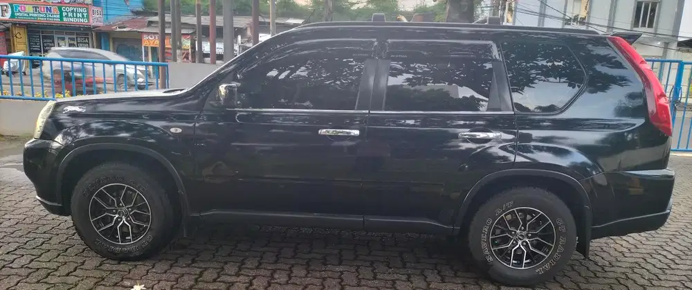 Nissan X-Trail 2009 Bensin