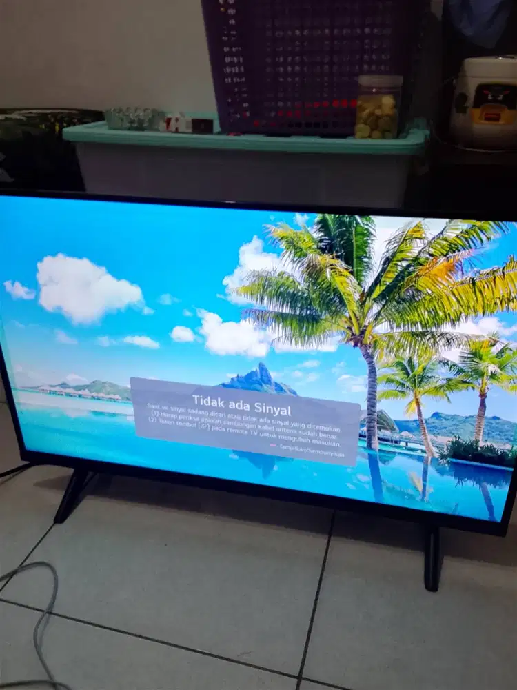 Jual tv android 32 in merek LG baru pakek 1 minggu