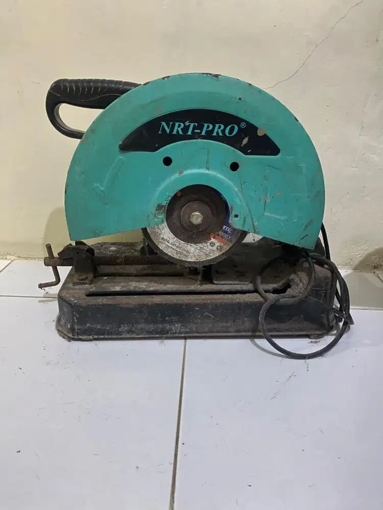 Gerind duduk / pemotong besi