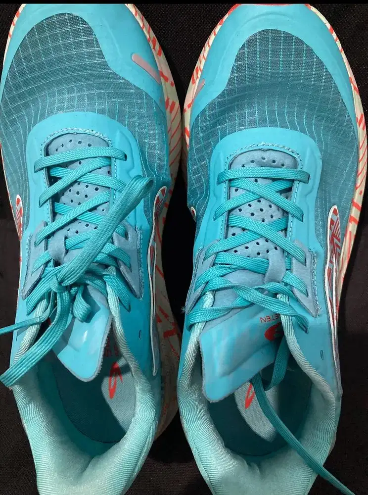 Nineten 910 sepatu lari